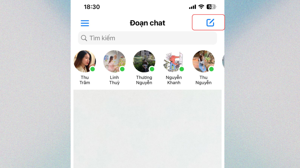 Bấm vào biểu tượng hộp thoại để tạo nhóm Messenger mới trên điện thoại